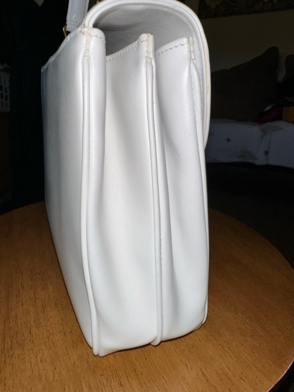 Vintage Gucci Kelly-like White Calfskin Leather Handbag with Suede Interior - Picture 3 of 16